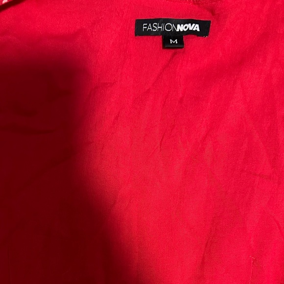 Medium size Short Dresses for women Guess, Fashion Nova and le chateau brand - Picture 4 of 13